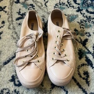 Converse Pink/Nude Sneakers